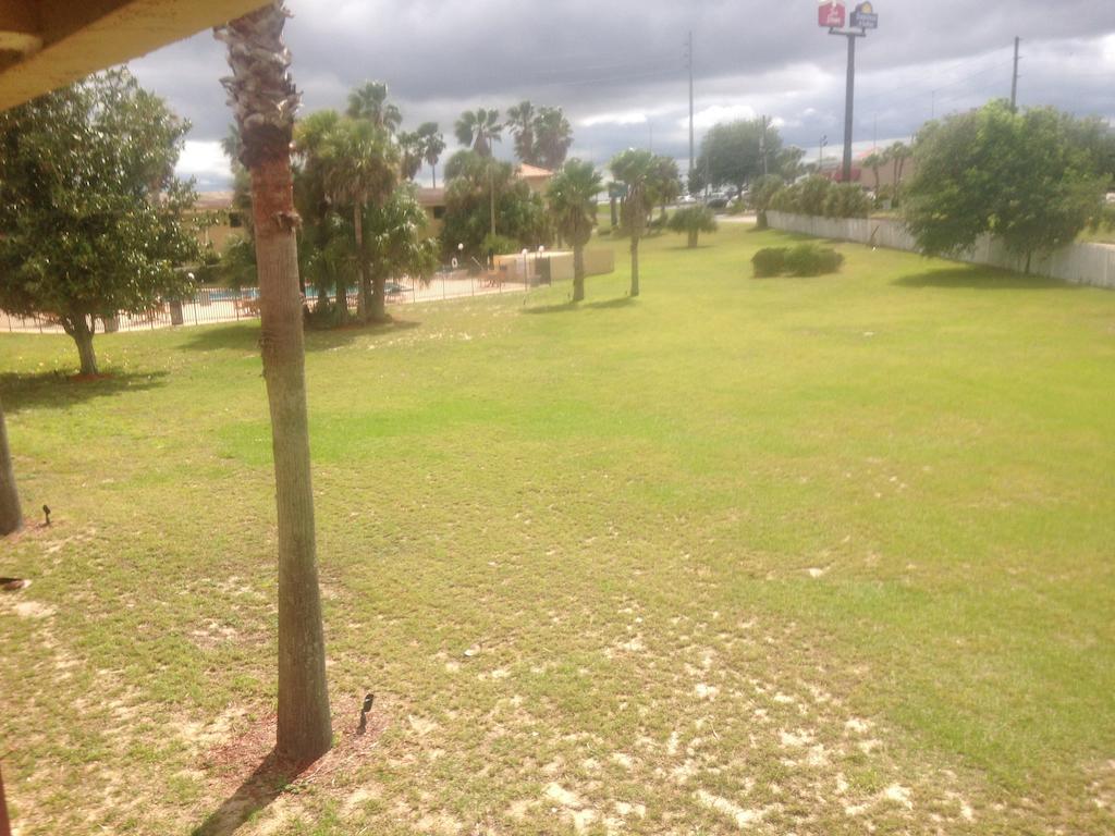 Ramada By Wyndham Davenport Orlando South Hotel Buitenkant foto