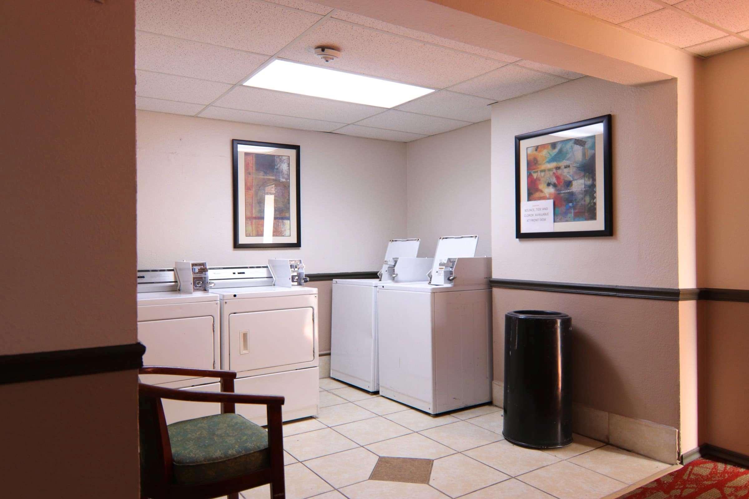Ramada By Wyndham Davenport Orlando South Hotel Buitenkant foto