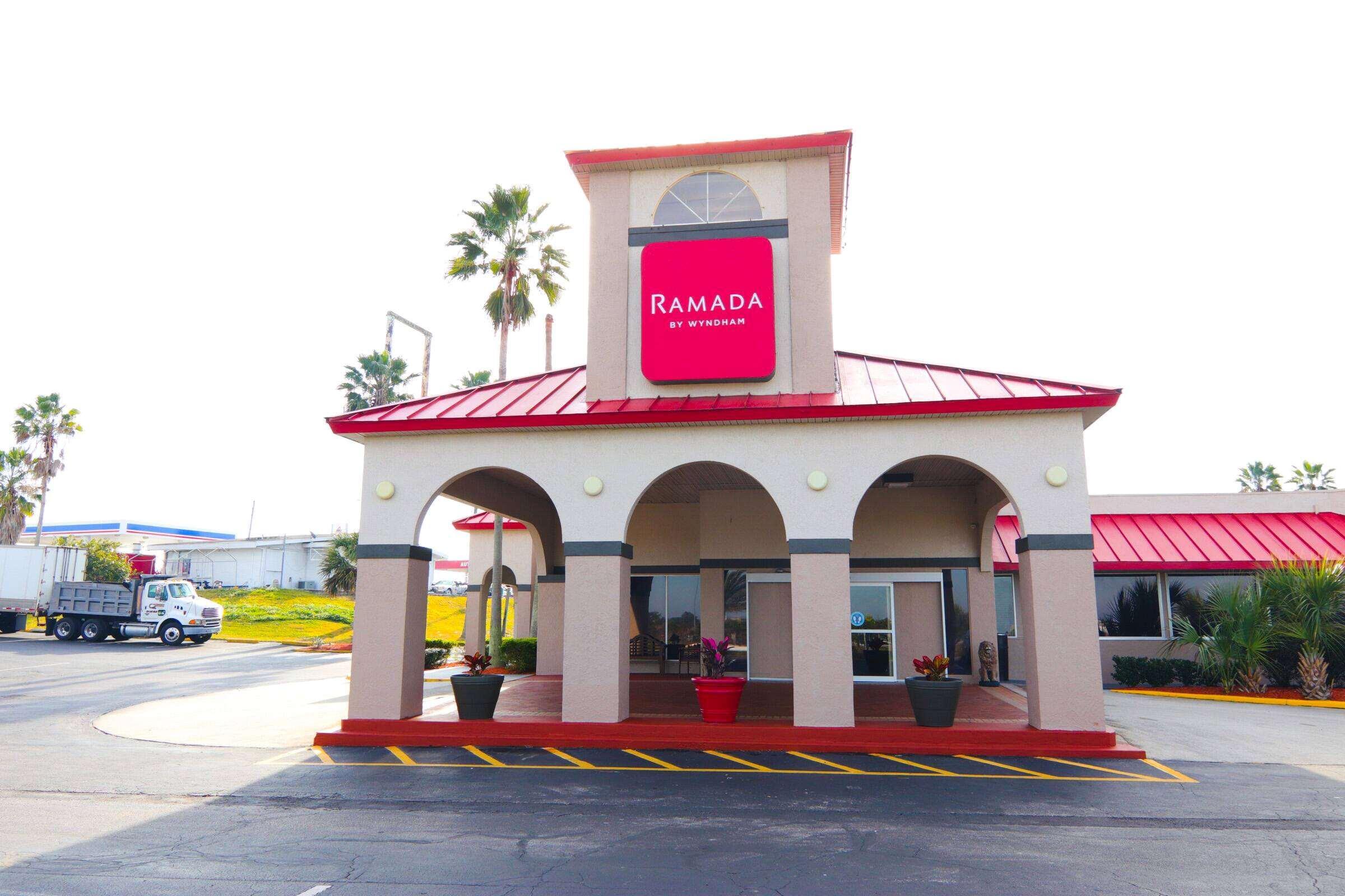 Ramada By Wyndham Davenport Orlando South Hotel Buitenkant foto