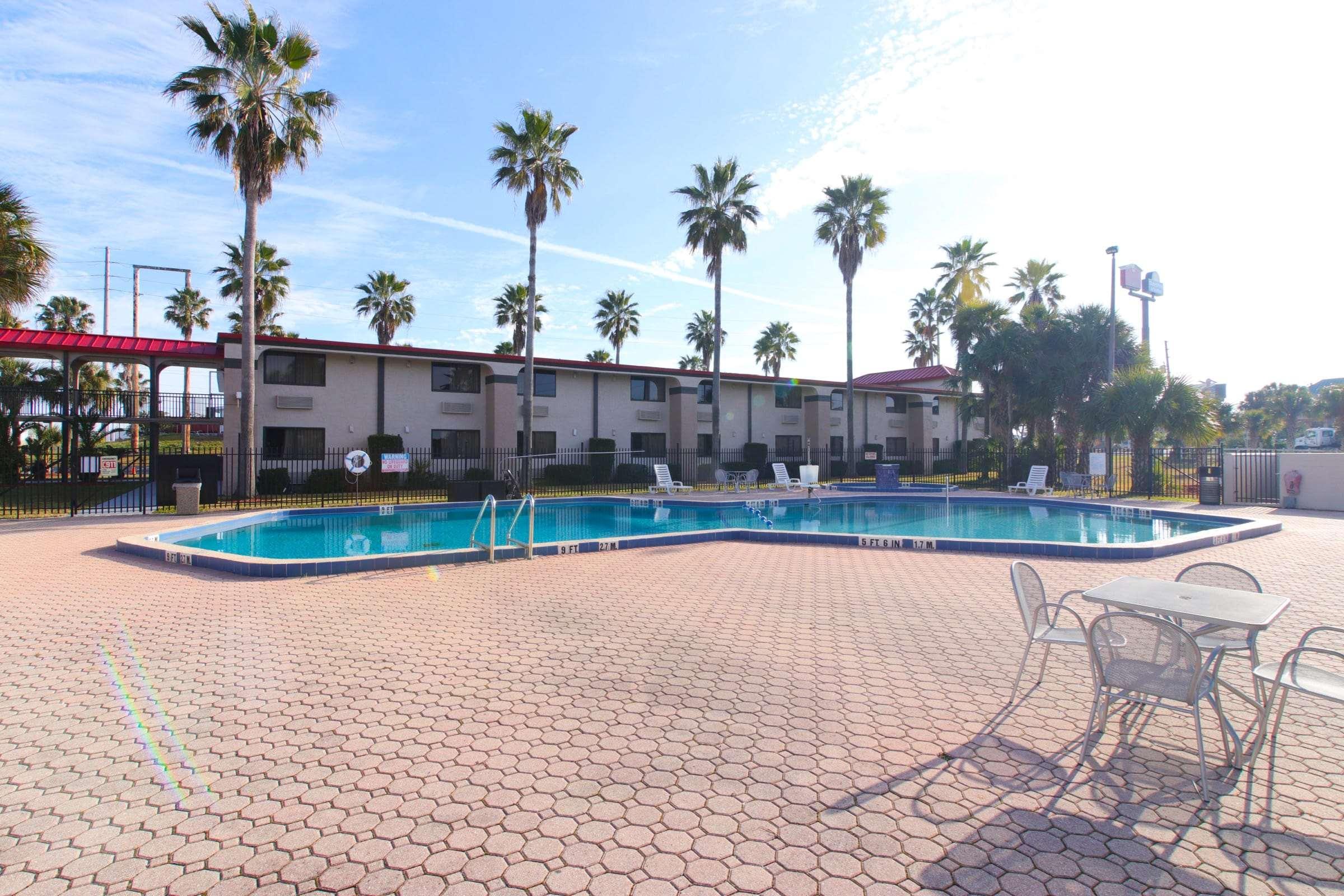 Ramada By Wyndham Davenport Orlando South Hotel Buitenkant foto