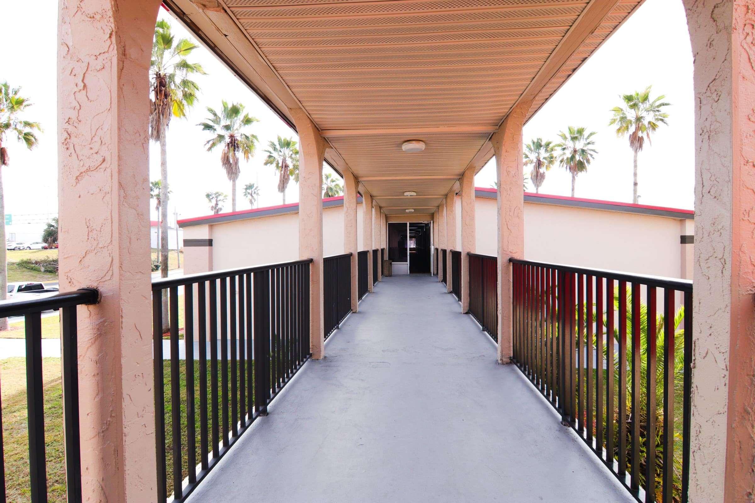 Ramada By Wyndham Davenport Orlando South Hotel Buitenkant foto