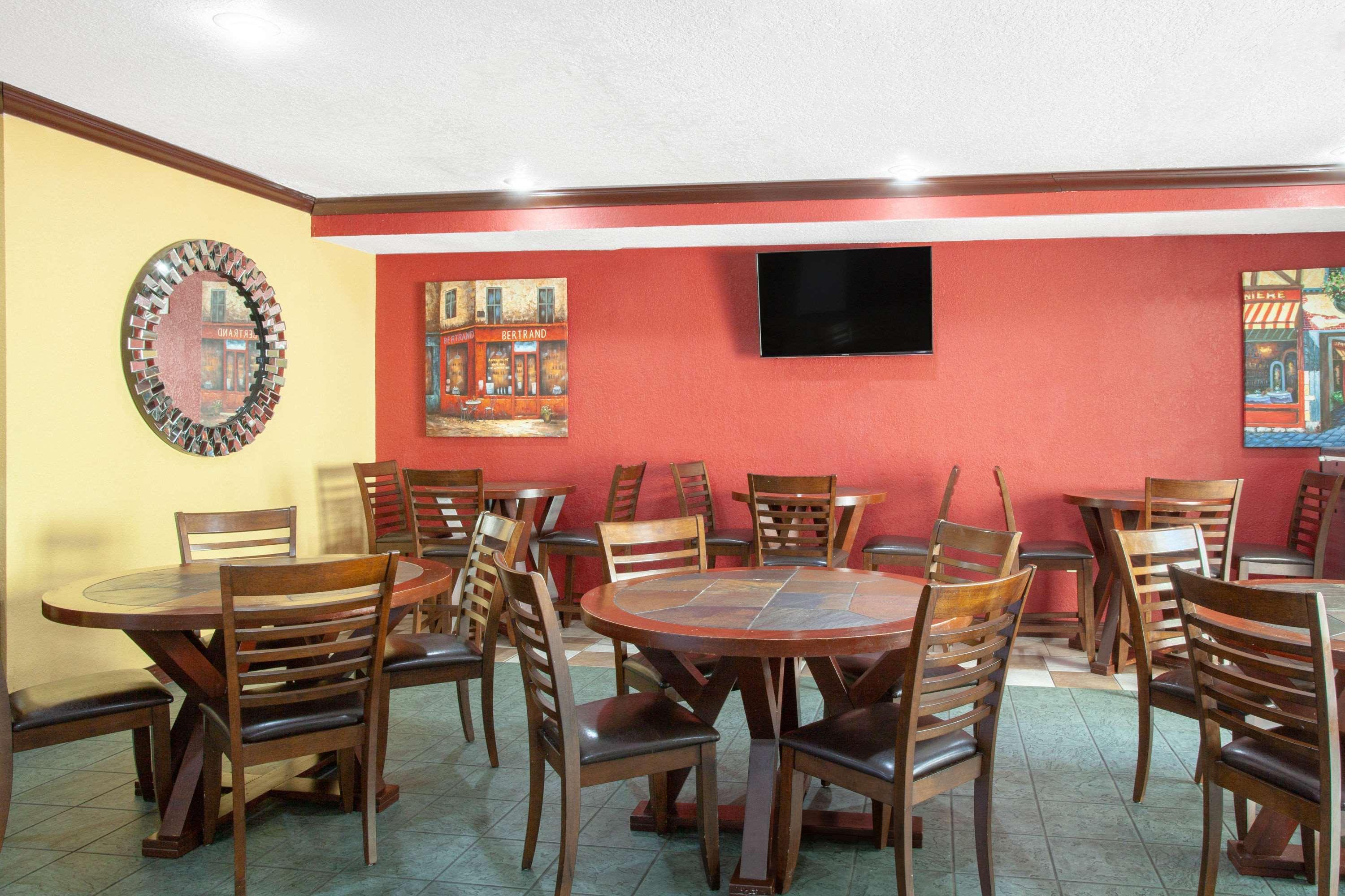 Ramada By Wyndham Davenport Orlando South Hotel Buitenkant foto